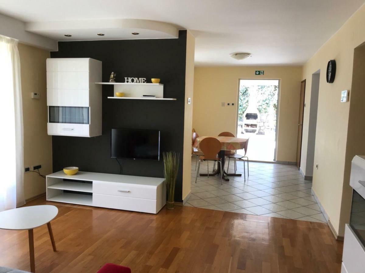 Deluxe Apartment Dora With A Private Parking, Terrace And See View Rijeka Buitenkant foto